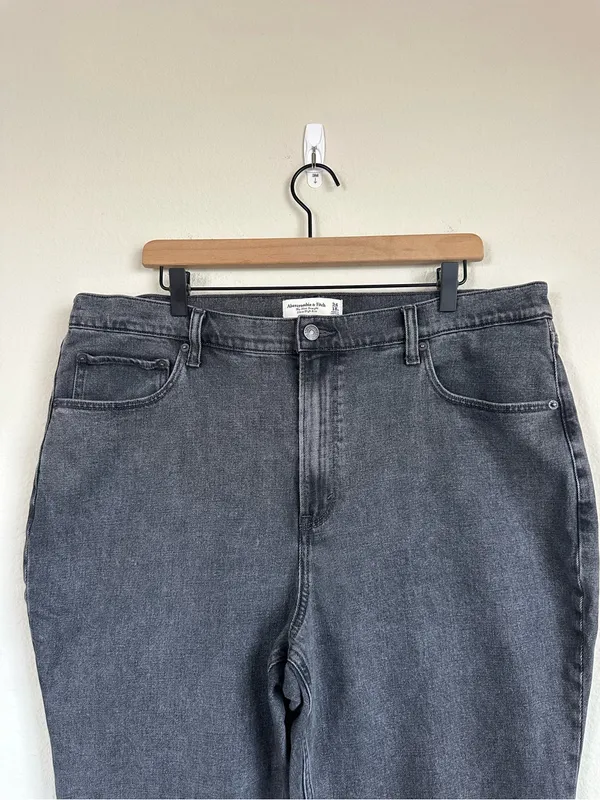 Abercrombie & Fitch The Slim Straight Ultra High Rise Jeans - Image 3