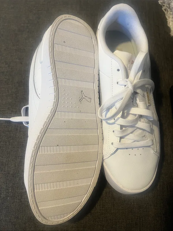 Puma Women's White Low-Top Leather Sneakers with Subtle Gold Logo - Image 4