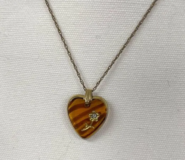 Vintage Gold Tone Orange Plastic Heart Pendant With Rhinestone Necklace - Image 2
