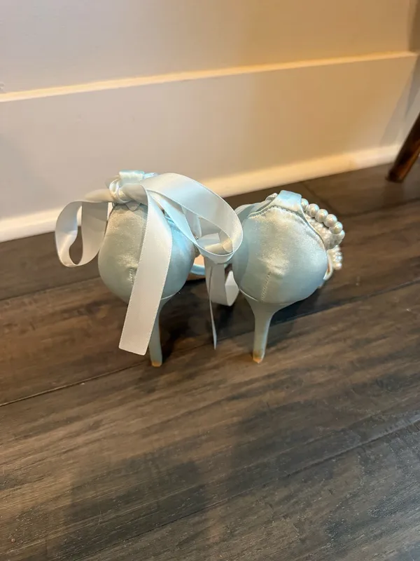 Blue pearl heels Size 9 - Image 3