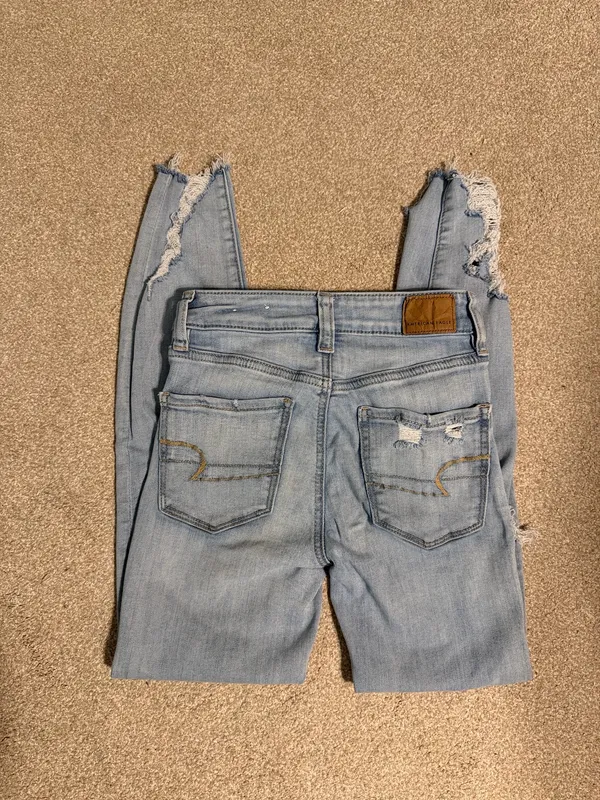 American Eagle Light Wash Distressed Cropped High Rise Jeggings - Image 9