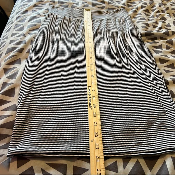 Athleta Black and White Striped‎ Stretch Knit Pencil Skirt Size S - Image 10