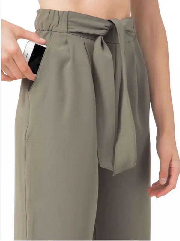 EUC Lululemon Noir Crop Pants Sage Grey Size 6 - Image 4