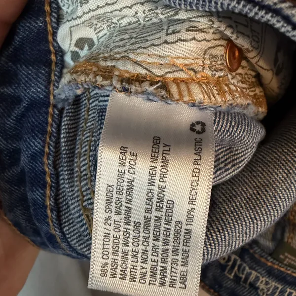 Wild Fable High Rise Mom Shorts Size 12 Medium Wash Raw Hem - Image 6