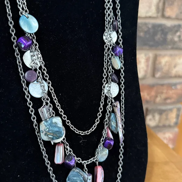 Vintage 3 Tiered Purple, Pink, and Blue Abalone Necklace - Image 4