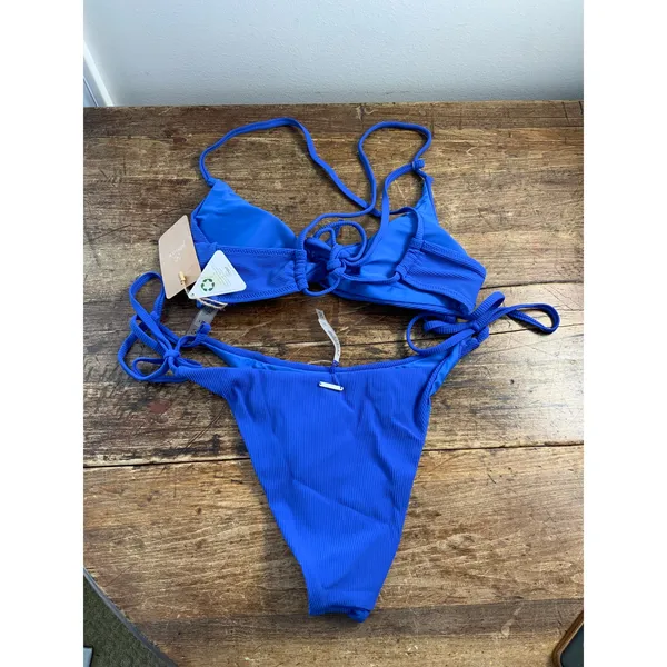 Berlook‎ Blue Twist Backless Bikini Top and tie bottoms NWT - Image 5