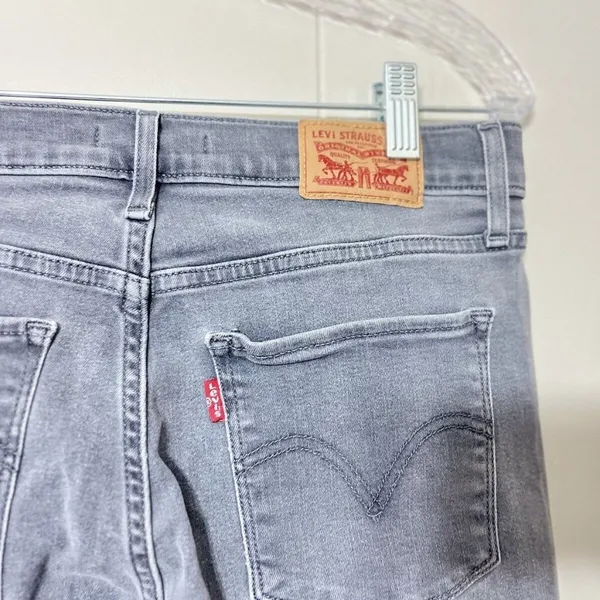 Levi’s Women’s Classic Straight Leg Gray Jeans Size 27 Casual Stretch Denim - Image 5