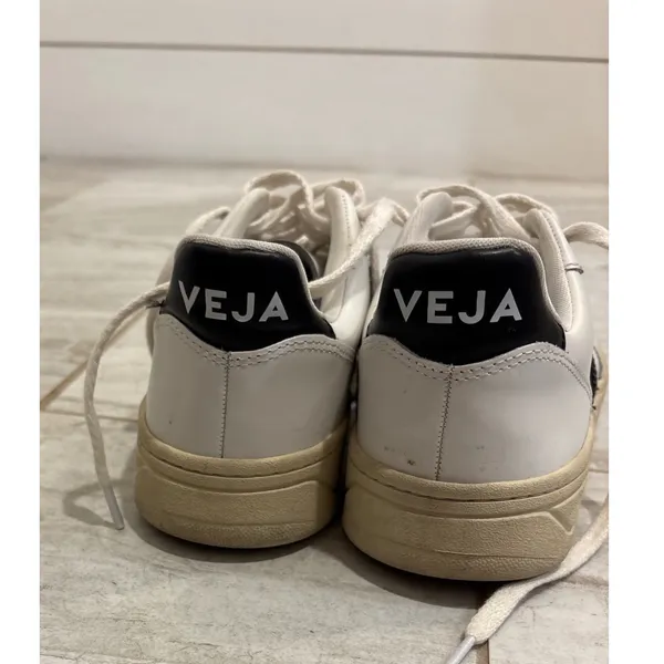 Veja V-10 Leather Sneakers Womens 7 White Black Low‎ Top Lace Up Shoes EUR 38 - Image 4