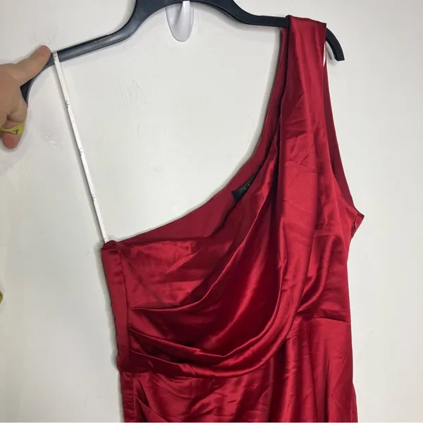 Lulus red satin one shoulder‎ dress side slit women's new with tags - Image 7