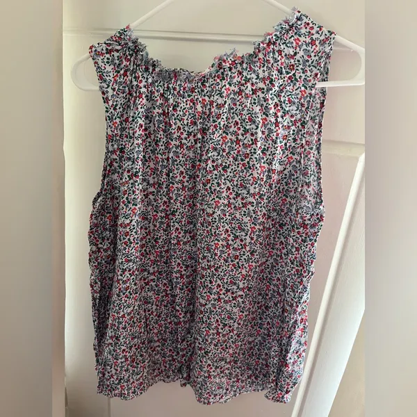 GAP Flowered Sleeveless Blouse Size M - Image 3