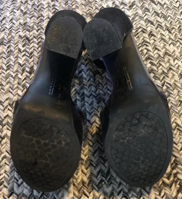 Chinese Laundry Grey  heels - Image 3