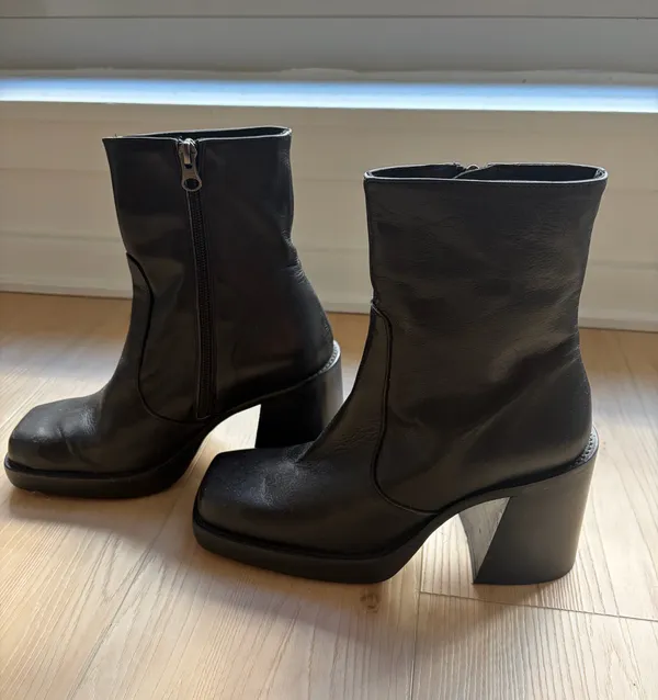 L’intervalle black boots Size 7.5 - Image 2