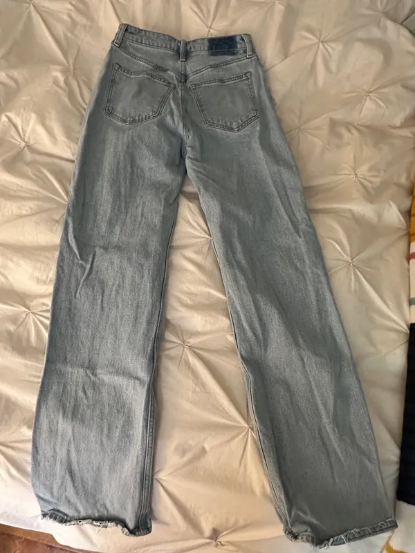 Abercrombie & Fitch The 90s Relaxed Jean High Rise - Image 3
