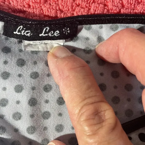 Lisa Lee Skirt stretchy/ pleated Size L - Image 3