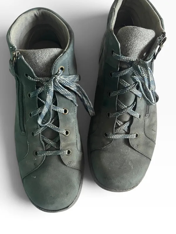 Aravon Rev Stridarc Waterproof Gray Leather Lace-Up Side-Zip Boots - Image 3