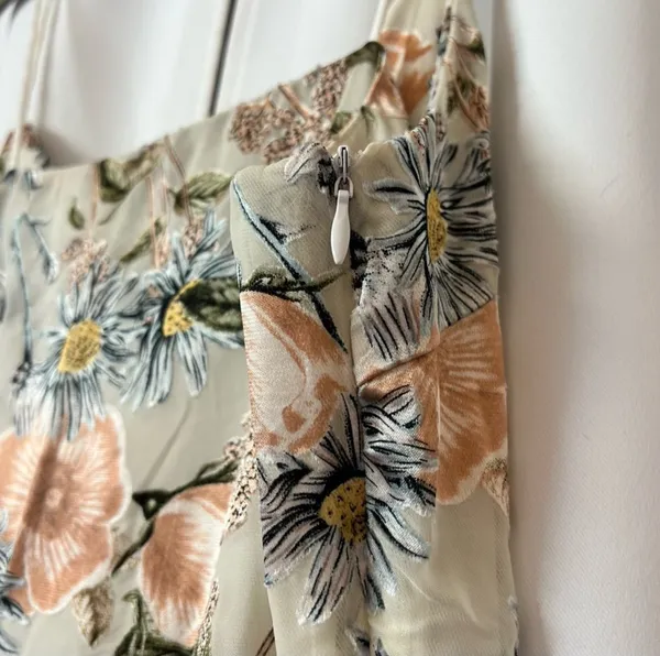 New Summer Floral Print Satin Barbie Sleeveless Midi Dress Size Medium - Image 8