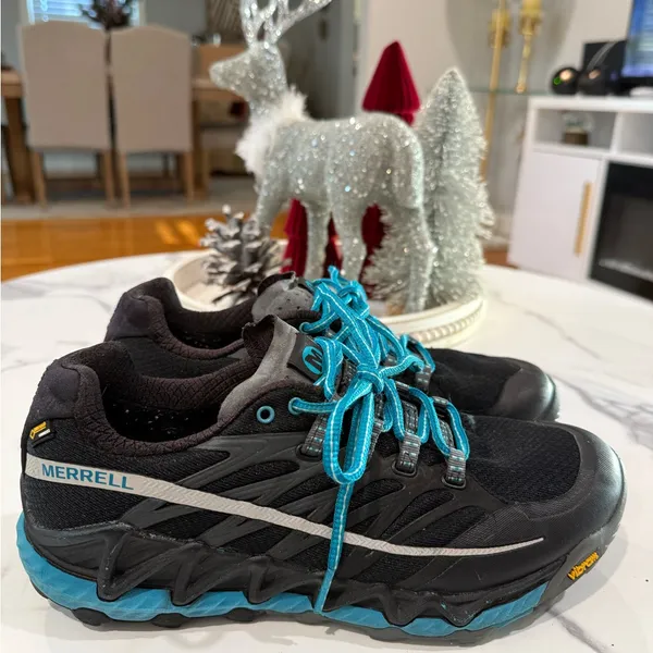 Merrell women’s Black and Teal running Sneakers - Image 3