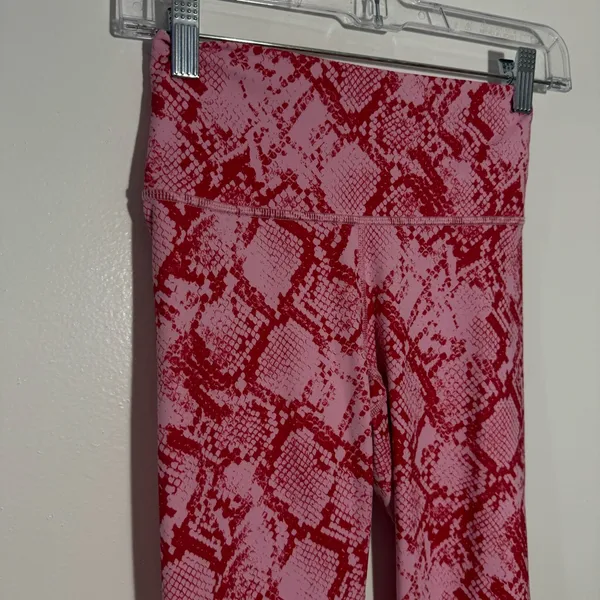 Fabletics Define PowerHold High-Waisted Capri Persimmon Phyton XXS‎ Activewear - Image 3