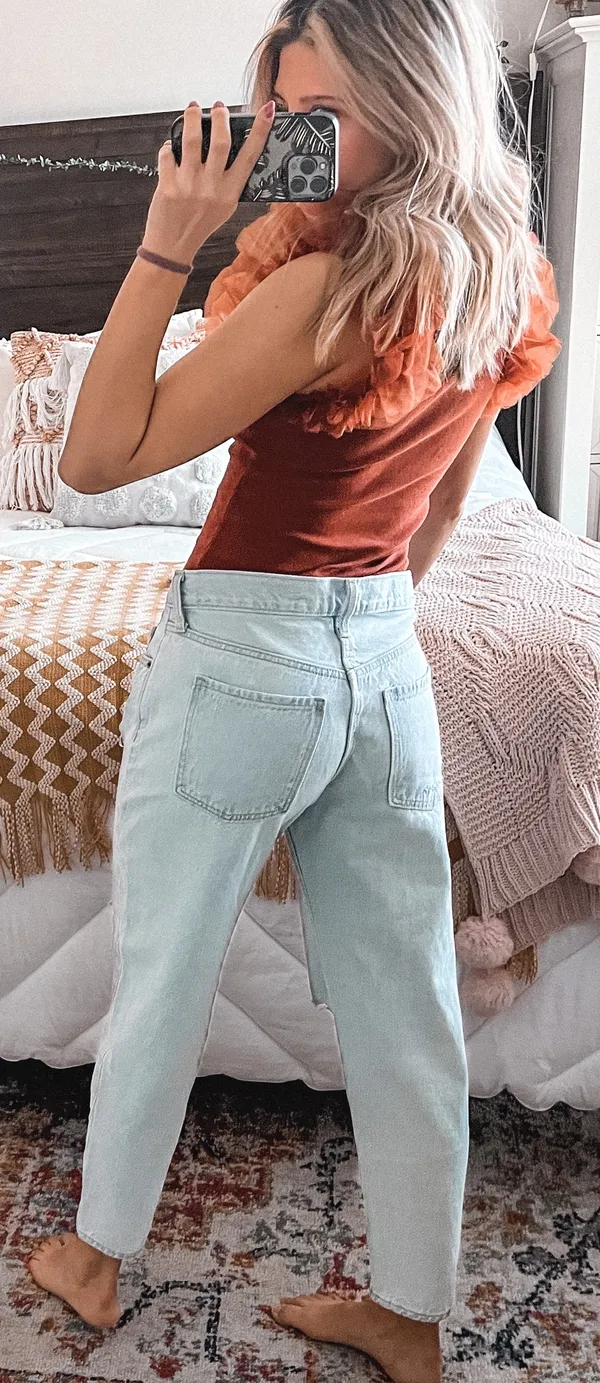 Old Navy Low Rise Slouchy Distressed Light Wash Jeans - Image 4