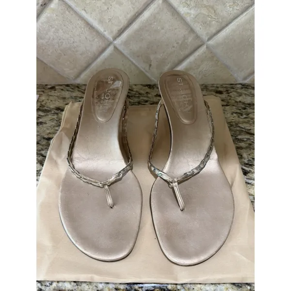 St. John Signature Chain-Embellished Kitten Heel Thong Sandals Gold Size 9 - Image 5