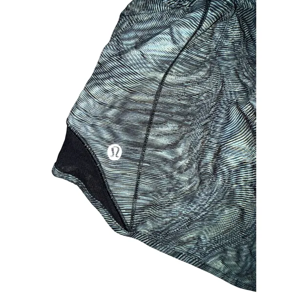 Lululemon Hotty Hot Shorts Womens 4 Teal‎ Grey Wavy Print Excellent Running Gym - Image 3
