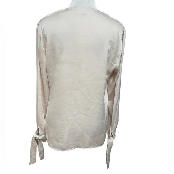 Banana Republic Beige Long Tie Sleeve V-Neck Blouse Size XS - Image 6