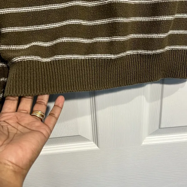 Marled Women's Striped Brown and Ivory Knit Sweater Size Large. - Image 4
