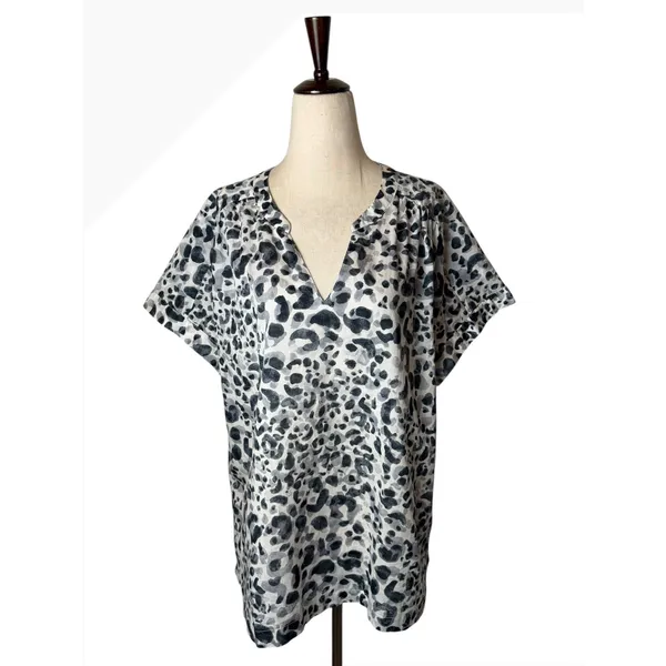Tommy Bahama Desert Cat Split‎ Neck Top Women Large Black White Leopard Preppy - Image 2