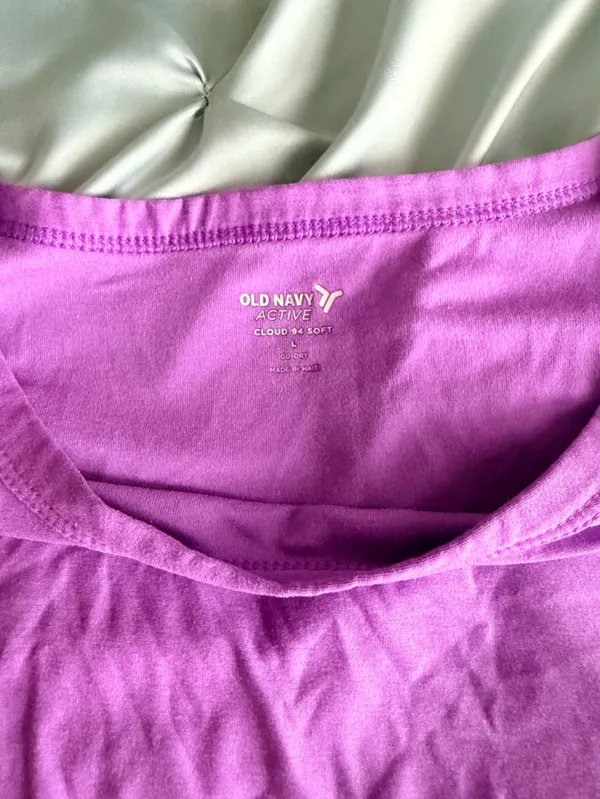 Old Navy Active Women's Bright Lavender CloudSoft Athletic Shorts - Image 2