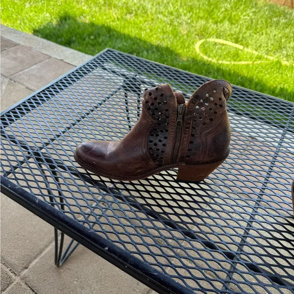 Shyanne Fuji Brown Leather Laser Cut Western Ankle Booties Womens Size 7 M - Image 6