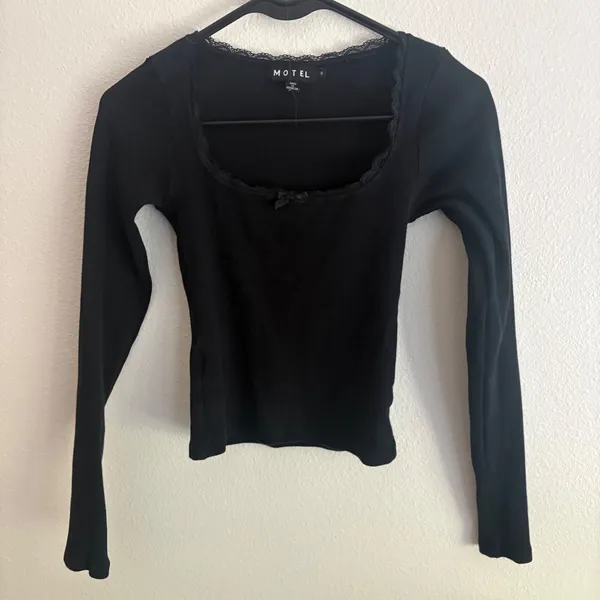 Motel Rocks Black Ribbed Lace Trim Scoop Neck Long Sleeve Top Small Bow Detail - Image 3