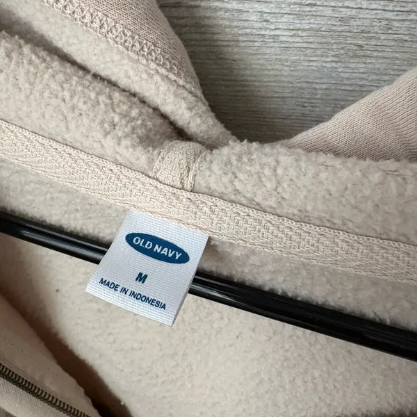Old Navy Women's Beige Hoodie - Image 2