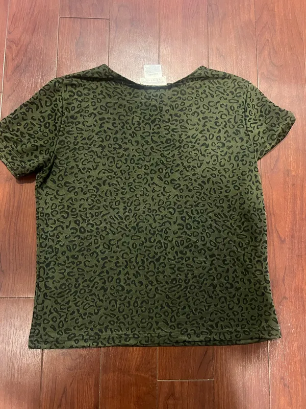 Vintage Worthington Leopard Print Short Sleeve - Image 2