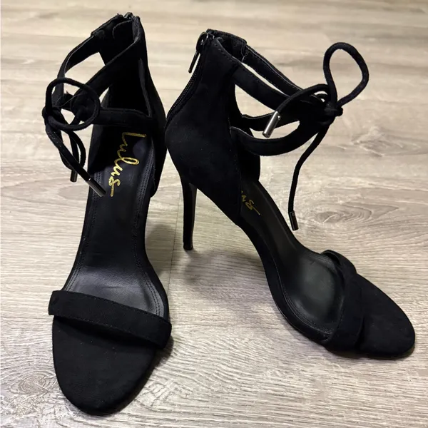 •LULUS• BLACK STRAPPY HEELS - Image 4