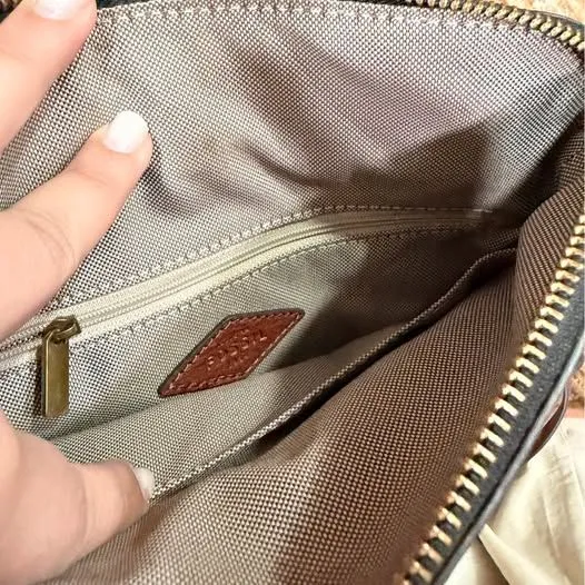 Fossil cow hide leather cross body bag / purse - Image 4