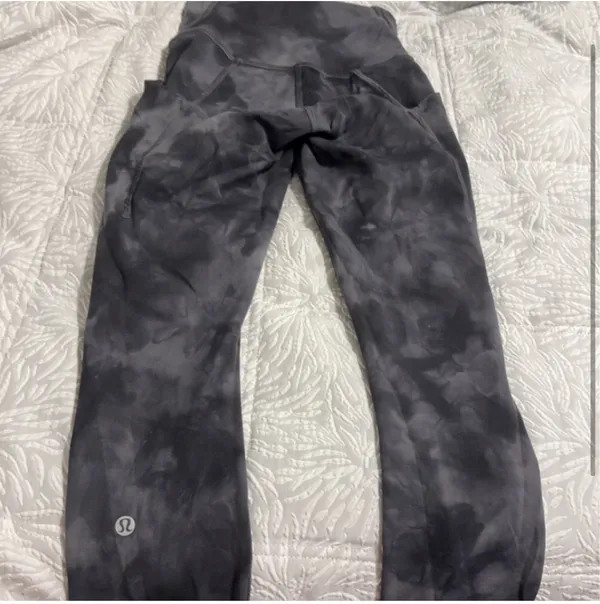 Lululemon wunder train leggings 28’ - Image 2