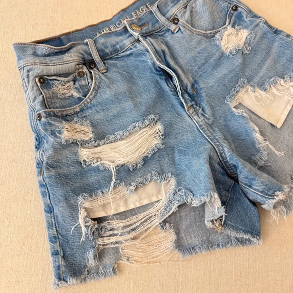 American Eagle Highest Rise 90s Boyfriend Cutoff Shorts Light Wash Distressed 4 - Image 7