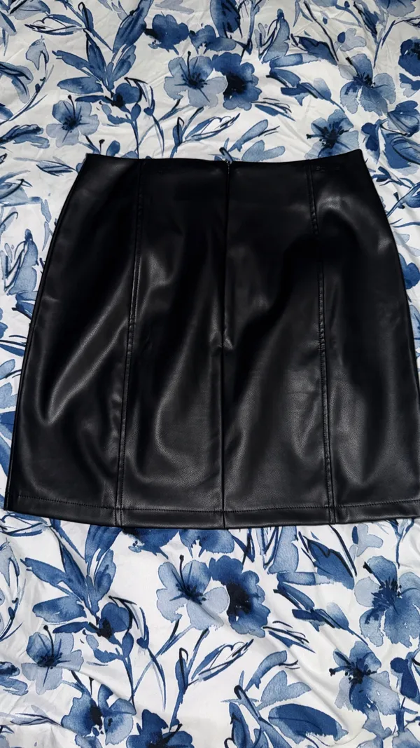Mango pop Leather Mini Skirt - Image 2