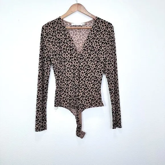 ASTR Lulus plunge Deep V leopard animal print bodysuit Sheer Textured Women's‎ M - Image 3