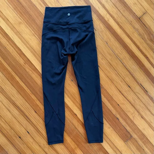 Lululemon In Movement 7/8 Tight 25” Everlux in Black Size 4 - Image 4