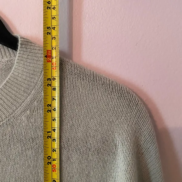 Theory Light Blue Cashmere Knit Crewneck Sweater Lightweight Minimalist Small - Image 8