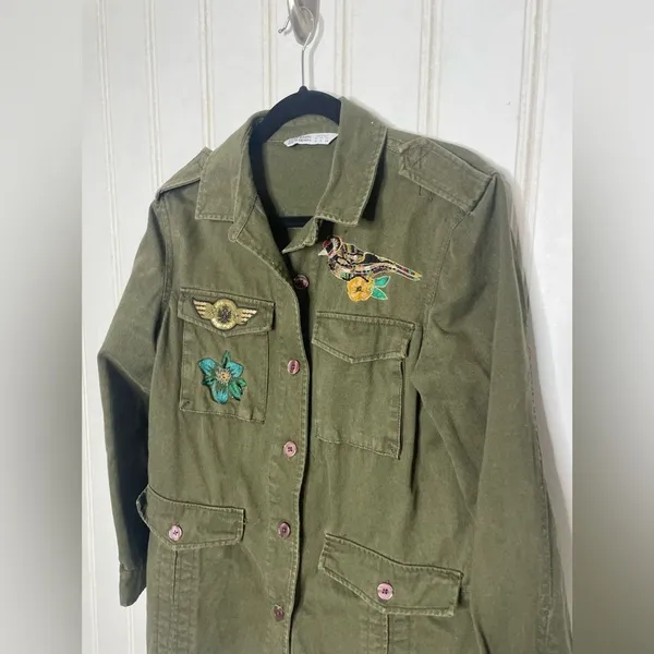 Zara Basic Z1975 Denim Military Utility Jacket Olive Green Embroidered Bird M - Image 4