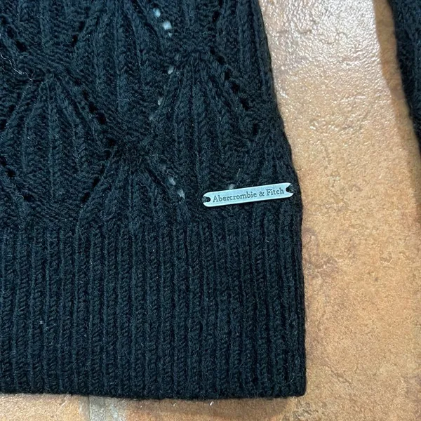 ‎Abercrombie & Fitch scoop back black sweater size S - Image 4