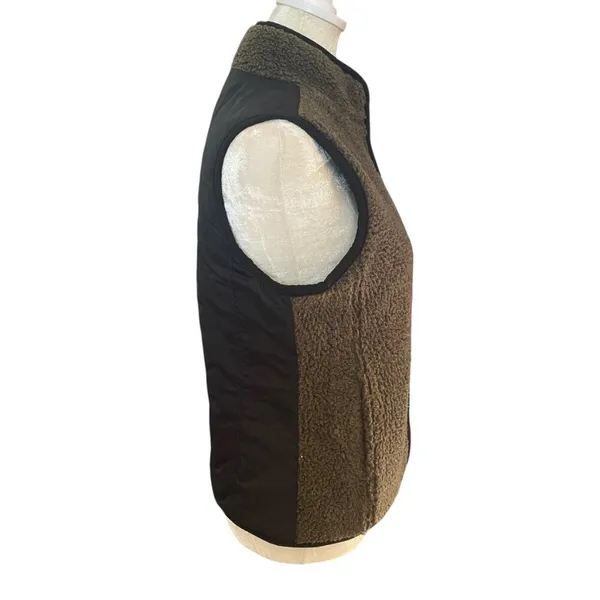 gray and black sherpa sleeveless zip up vest women's size small - Image 3