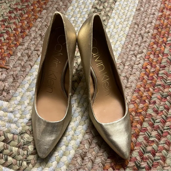 Calvin Klein Kirstin Gold 3 inch heels size 7 - Image 2