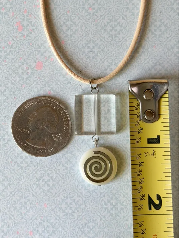 Handmade boho vintage grunge funky whimsical unique swirl shell bead necklace🌀⭐️ - Image 6