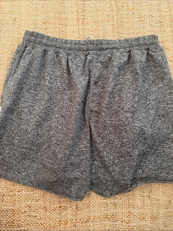 Women’s Vuori dream knit drawstring boyfriend shorts heather gray XS - Image 8