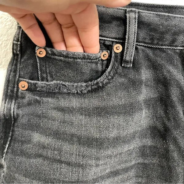 American Eagle Womens Shorts Washed Black 90s Boyfriend Distressed Size 6 - Image 6