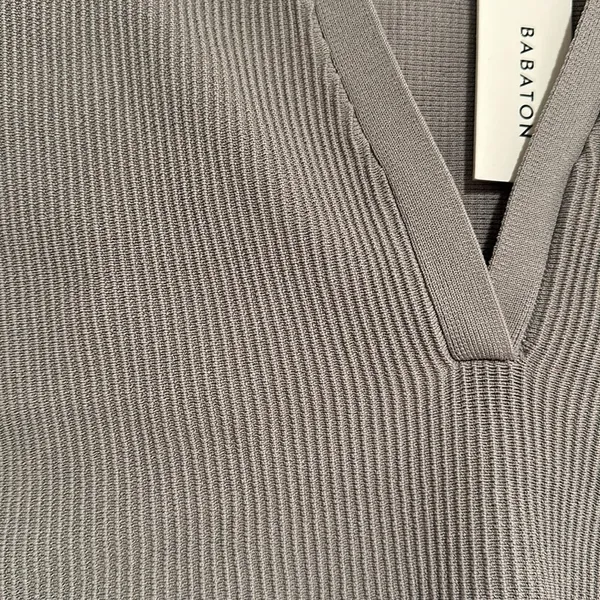 Babaton grey sculpt knit polo NWT - Image 5