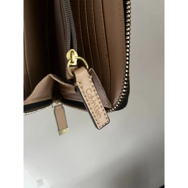 Calvin Klein Zip Up Wallet Brown Tan Gold Logo Preppy Classic Mature Everyday - Image 5